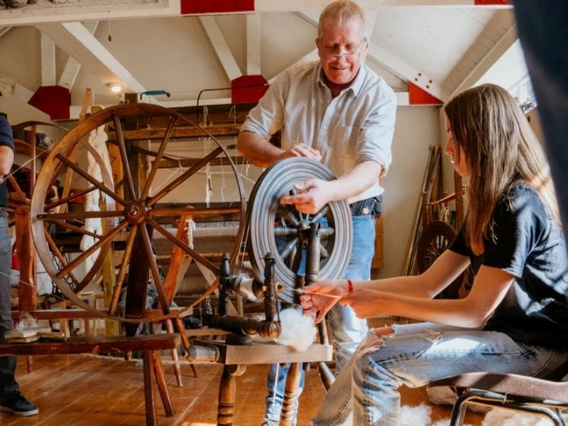 Besuch eines Wollzentrums in Connemara, Irland