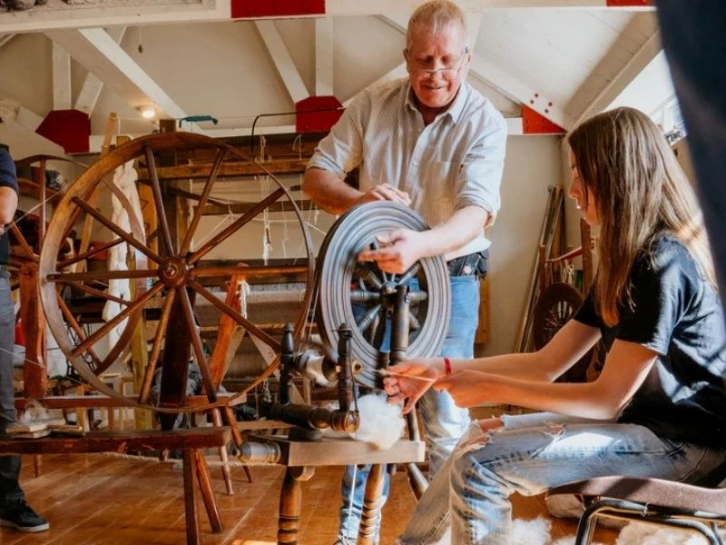 Besuch eines Wollzentrums in Connemara, Irland