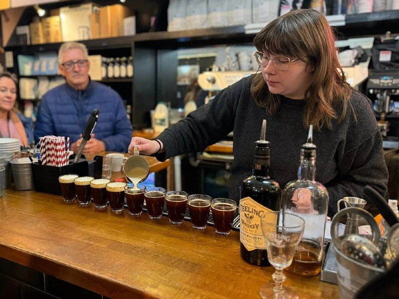 Reisende während der Foodtour in Dublin