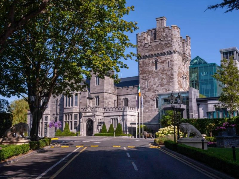 Schloss Hotel bei Dublin von außen