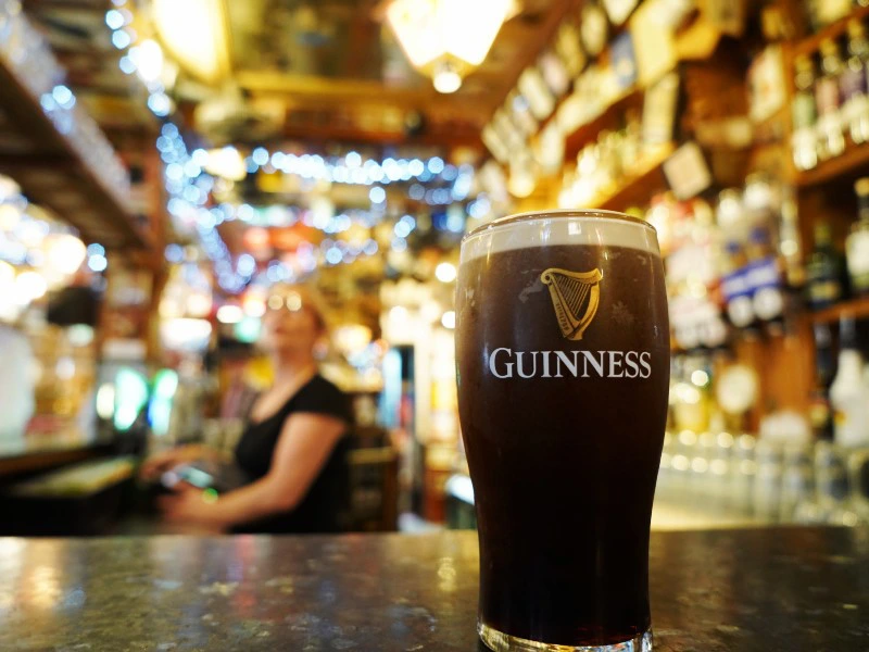 Glas Guinness im Pub