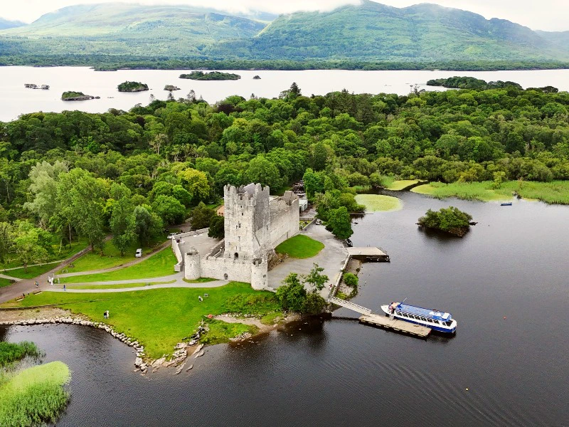 Schloss im Killarney Nationalpark