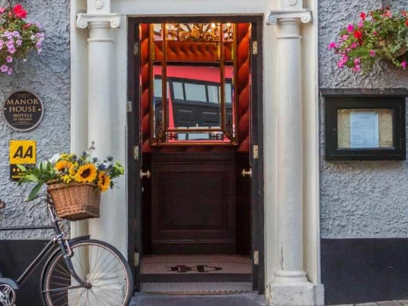 Eingang vom Hotel in Dingle