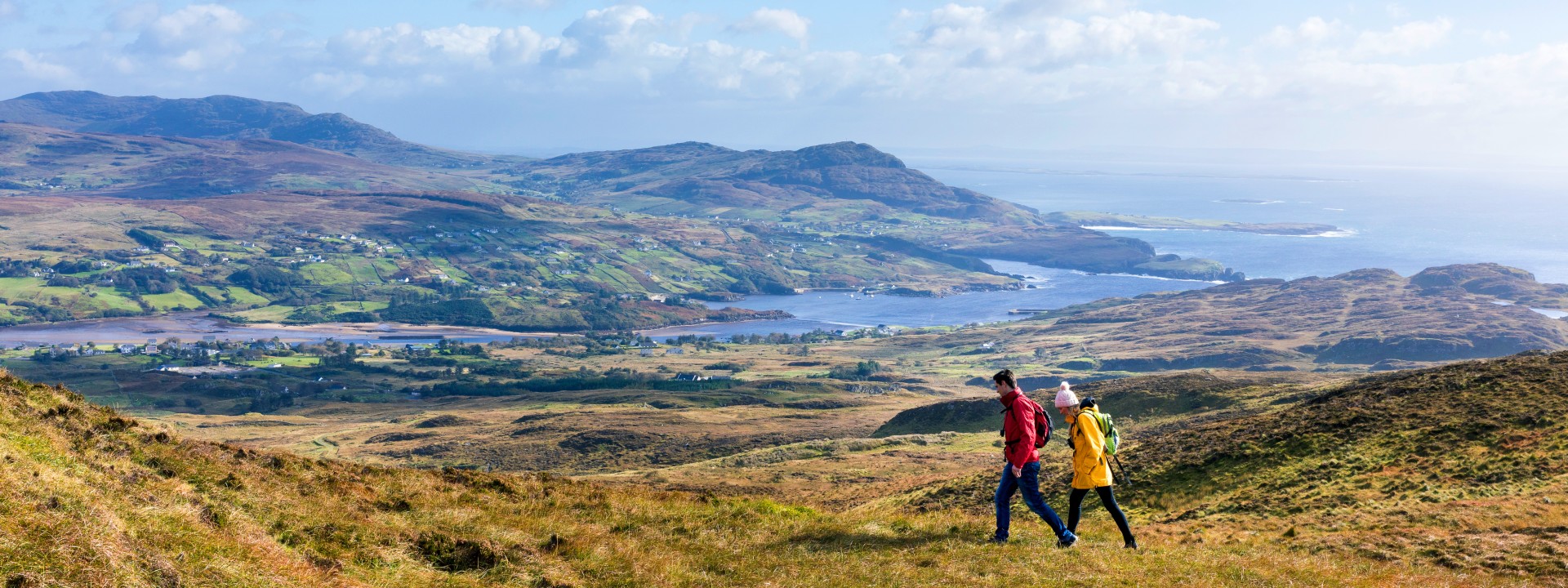 Wanderer bei Donegal in Irland