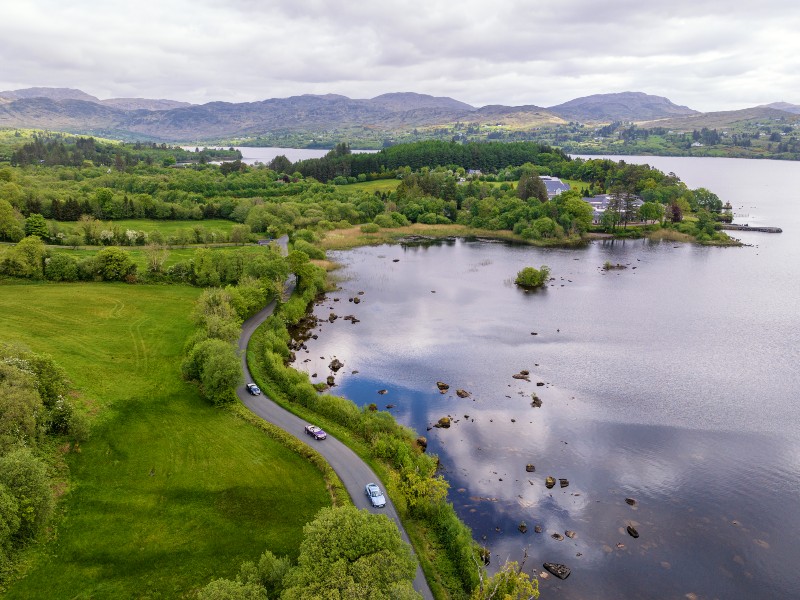 Luftaufnahme des Donegal Lake Drive.