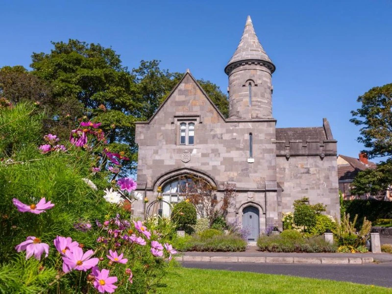 Schlosshotel bei Dublin von außen