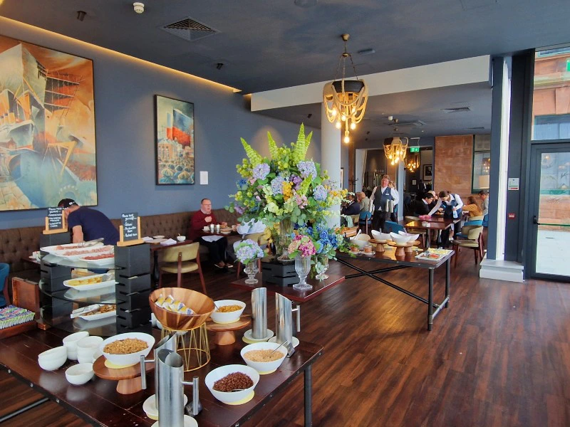 Frühstücks buffet im Hotelrestaurant in Belfast