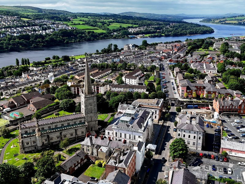 Luftaufnahme der Stadt Derry