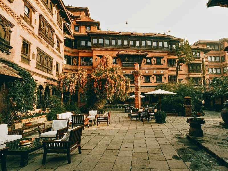 Innenhof im stilvollen Hotel in Kathmandu, Nepal