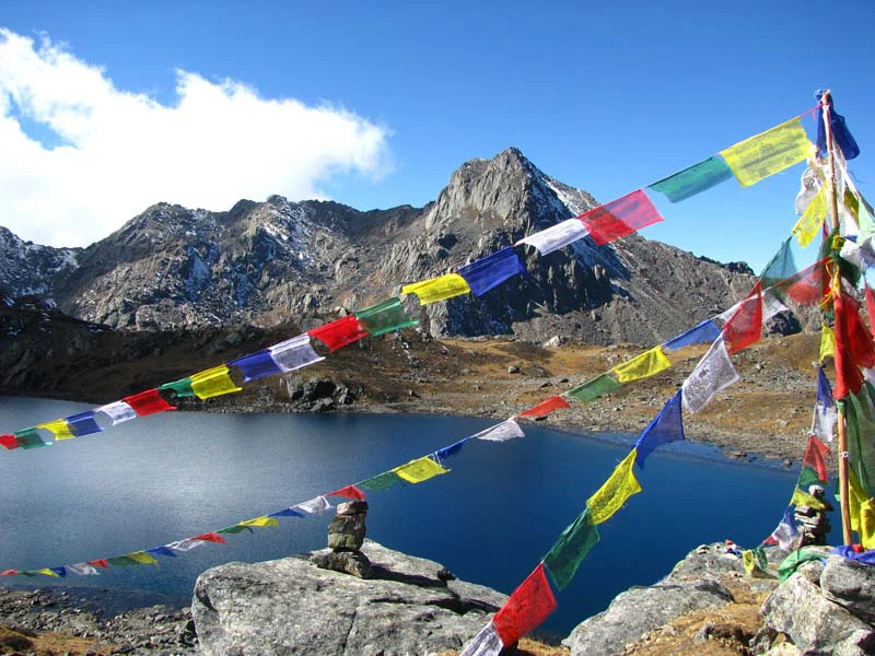 Bunte Gebetsflaggen in Nepal