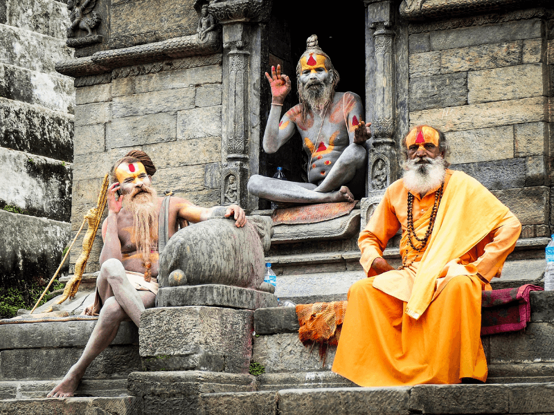 Mönche begrüßen Sie in Kathmandu