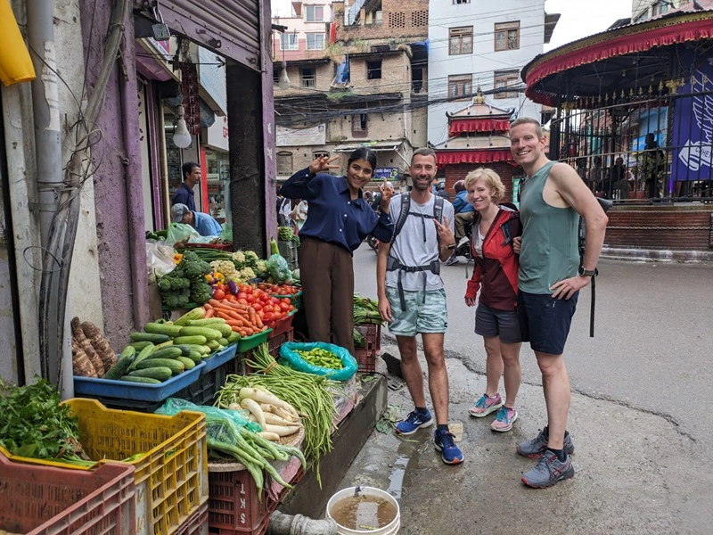 Foto mit Nepalesin in Kathmandu