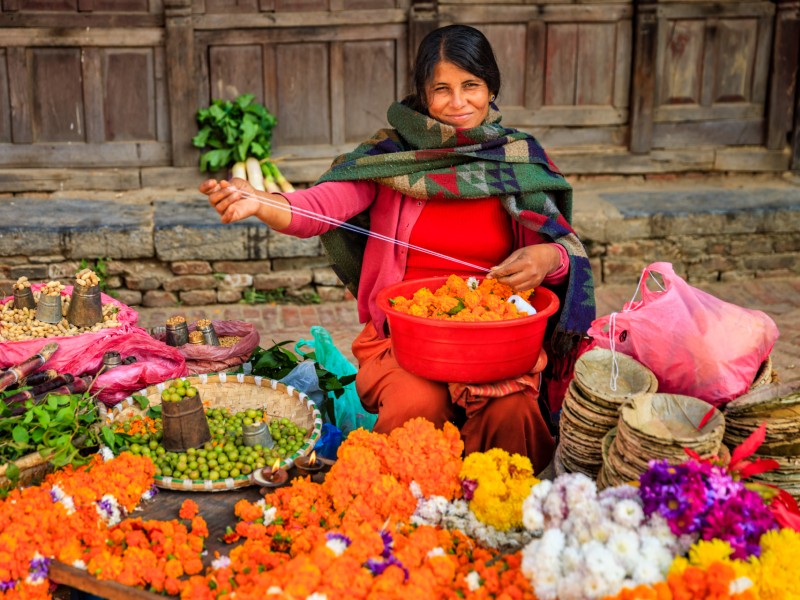 Straßenverkäuferin in Kathmandu, Nepal
