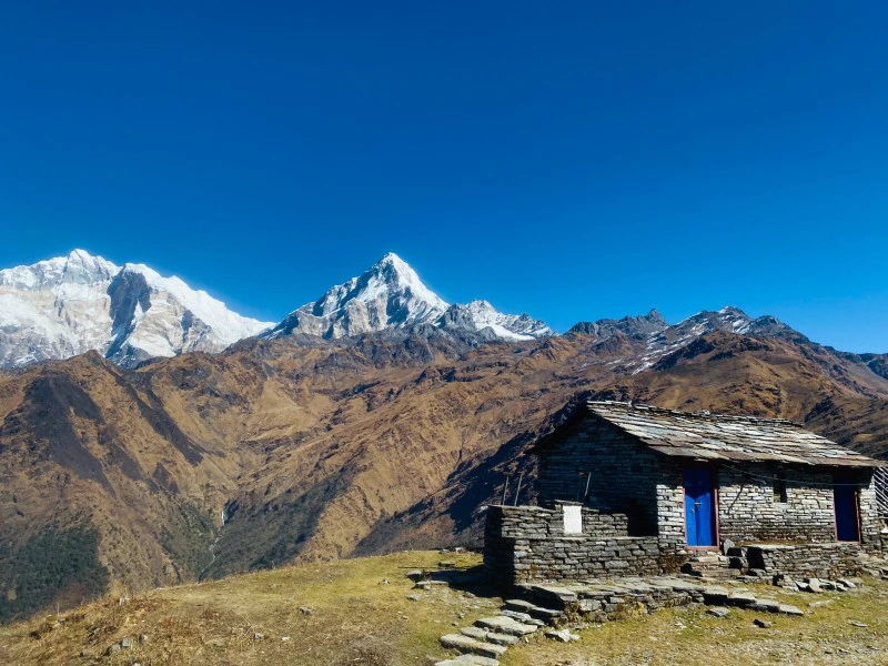 Kleine Hütte in Danda beim Khopra Trek in Nepal