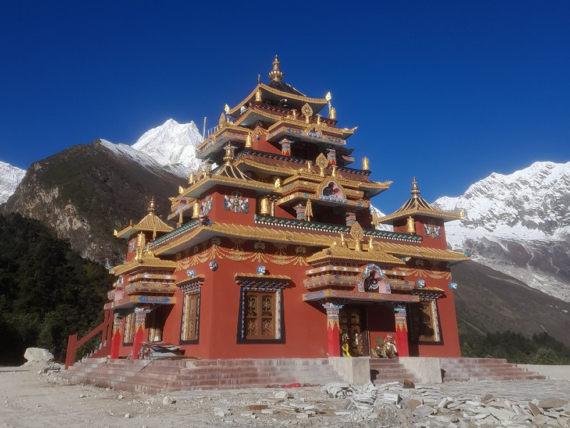Chorten Kloster auf dem Manaslu Circuit Trek in Nepal
