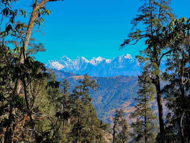 Blick auf schneebedeckte Berge beim Pikey Peak Trek, Nepal