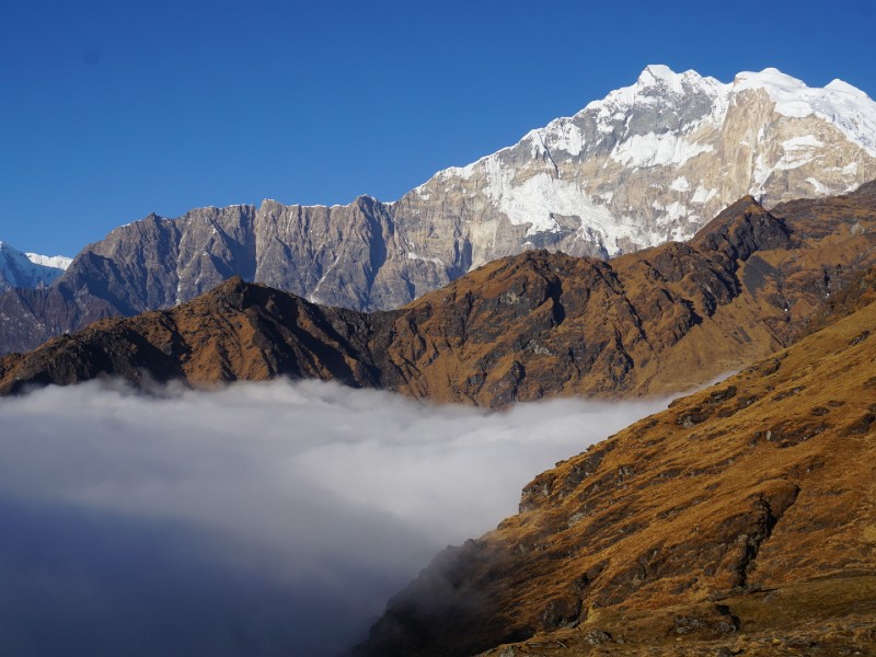 Blick auf den Khopra Ridge in Nepal