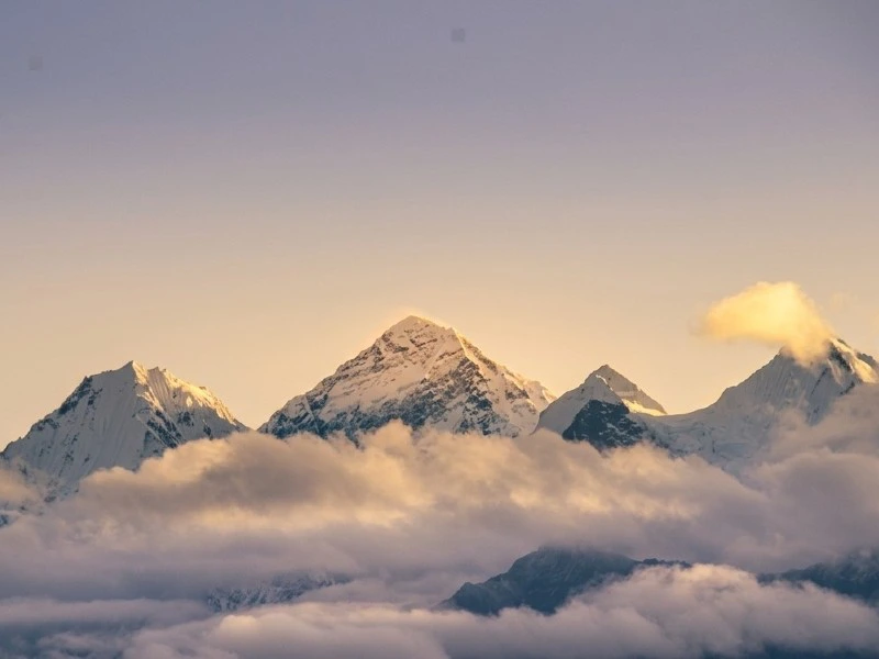 Blick auf die Berge beim Pikey Peak Trek in Nepal