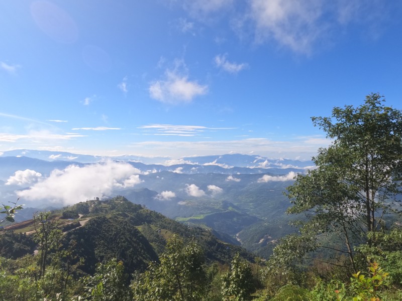 Ausblick von Pattale während des Pikey Peak Treks in Nepal
