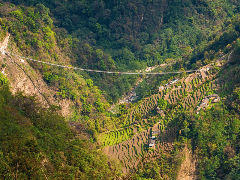 Hängebrücke bei Jinhu Danda in Nepal