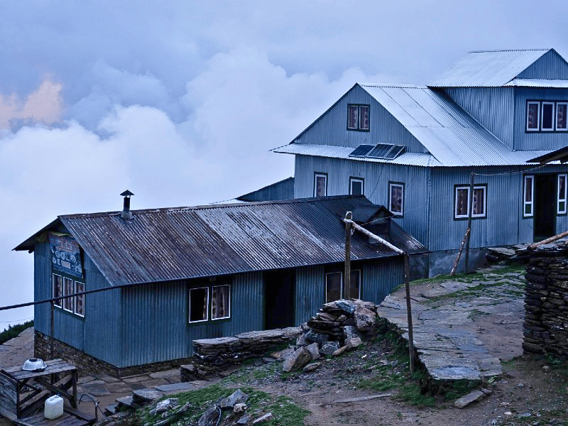 Einfache Hütte während des Trekking in Nepal