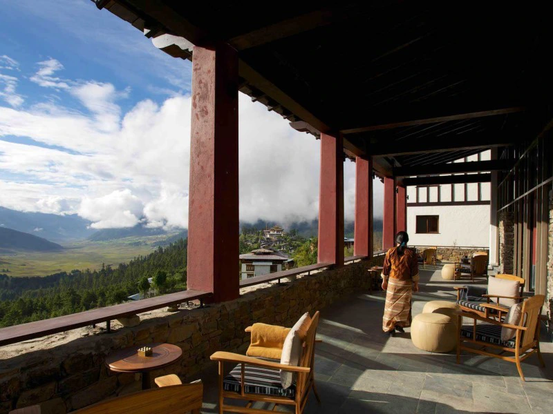 Terrasse im stilvollen Hotel in Gangtey, Bhutan