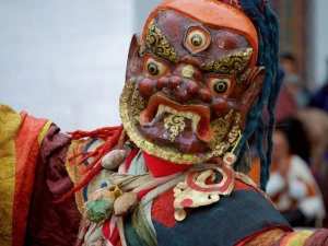 Traditionelle Maske auf einem Festival in Bhutan
