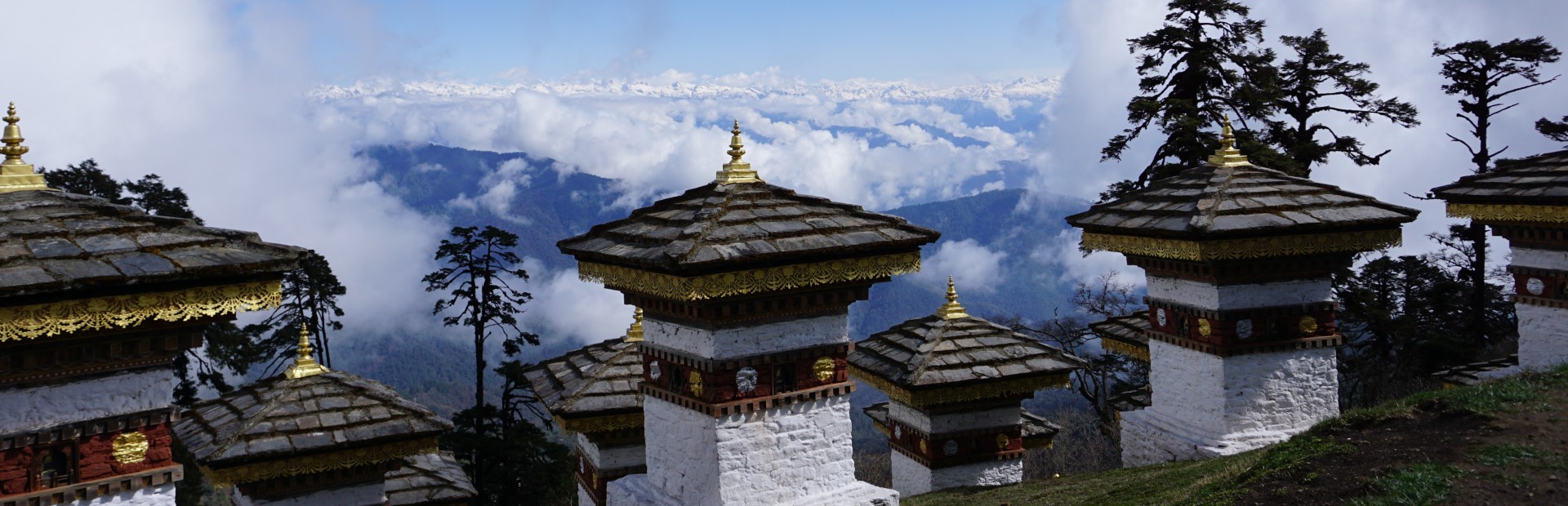 Chörten am Dochula Pass in Bhutan