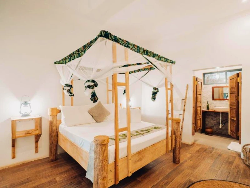 Gemütliches Zimmer der Lodge in Moshi, Tansania