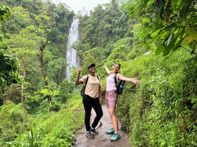 Wanderung zum Materuni Wasserfall, Tansania
