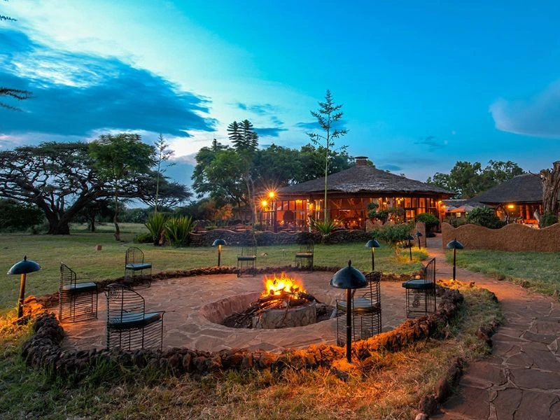Feuerstelle der Lodge im Amboseli NP Kenia
