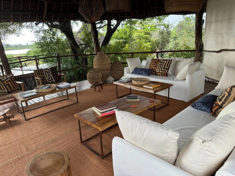 Sitzbereich im Nyerere NP