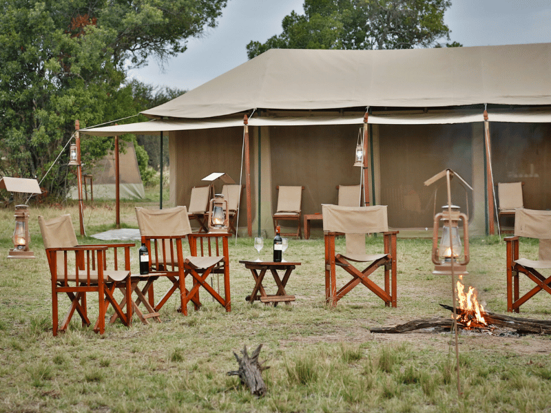 Serengeti Mara River Camp Lagerfeuer Tansania
