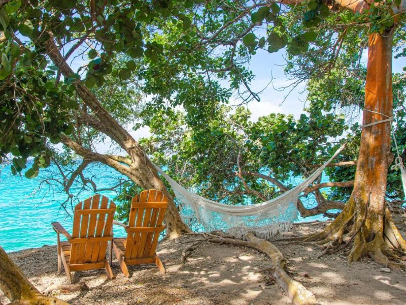 Haengematte im Hotel auf Isla Grande in Kolumbien