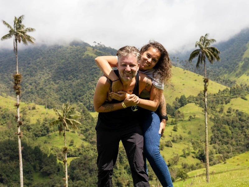 Reisende in den Bergen von Salento in Kolumbien