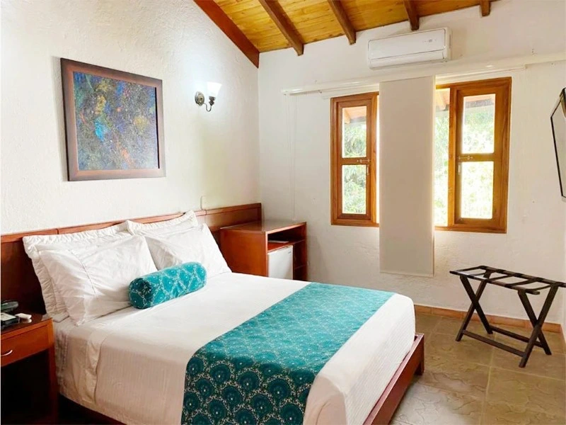 Familienhotel in Medellín, Kolumbien, mit einem geräumigen Zimmer