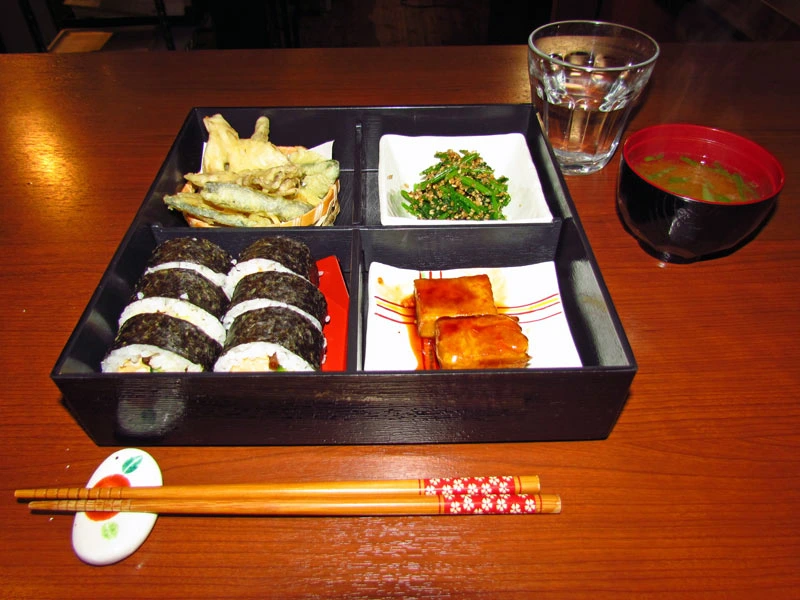 Traditionelle Bento Box beim Kochkurs in Kyoto