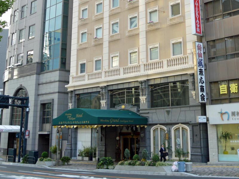 Pavillion an dem Hoteleingang in Hiroshima