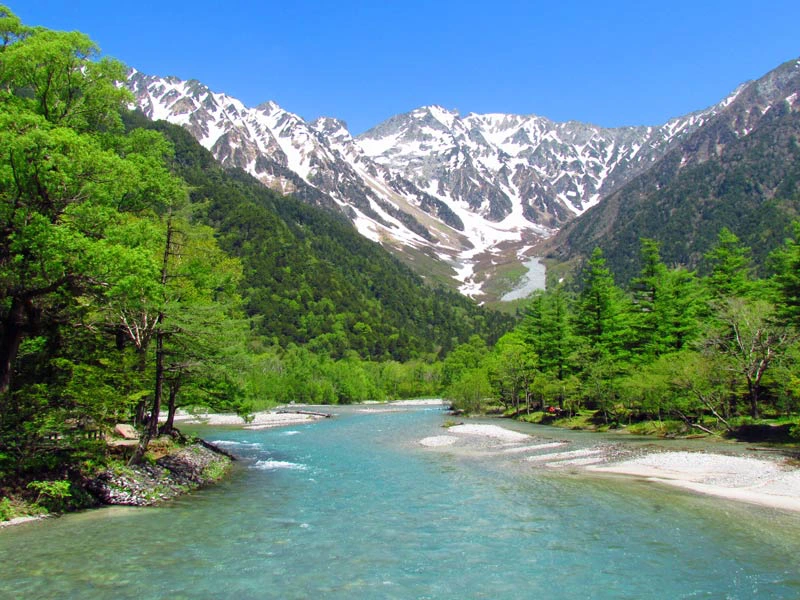 Fluss im Tal der Kamikochi Berge