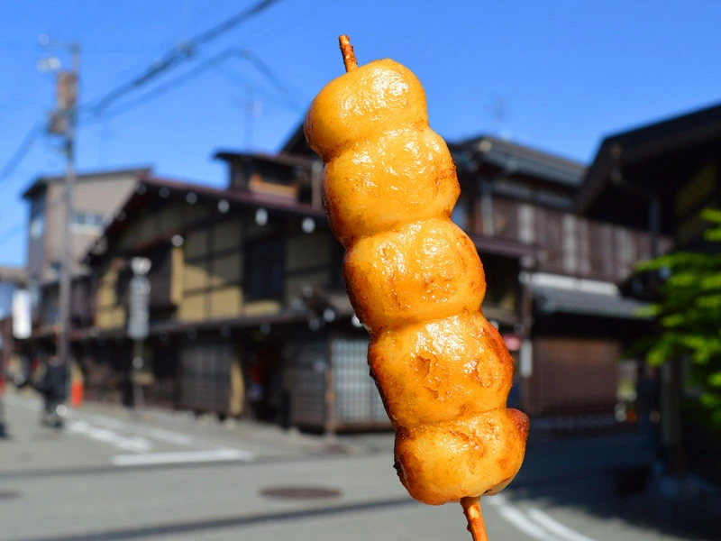 gebratener japanischer Knödelspieß