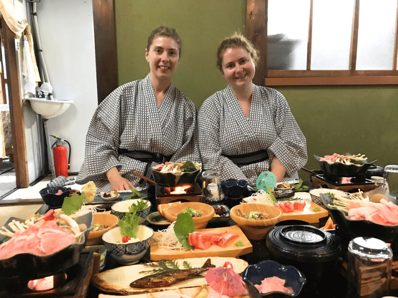 Japan Esskultur im Kimono