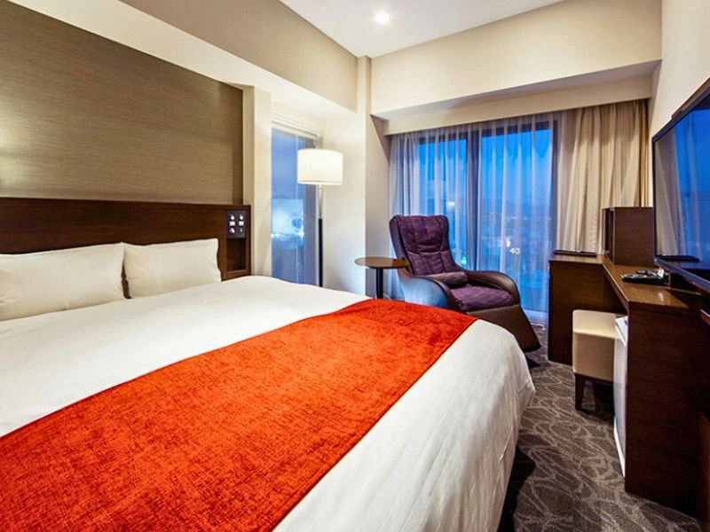 Modernes Zimmer im Hotel in Matsuyama in Japan