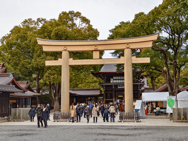 Torii am Meiji-Jingu Schrein in Tokio in Japan