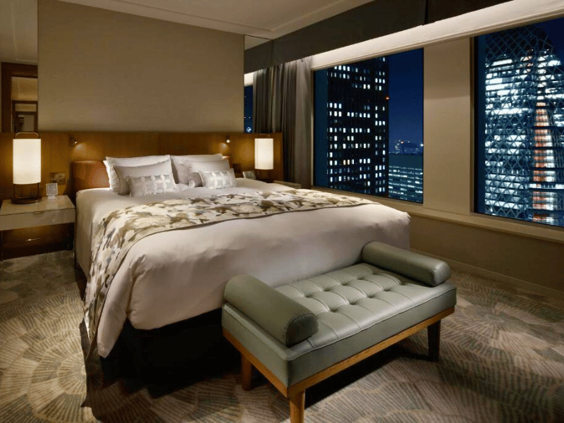 Komfort Doppelzimmer mit Ausblick über die Stadt in Tokio in Japan