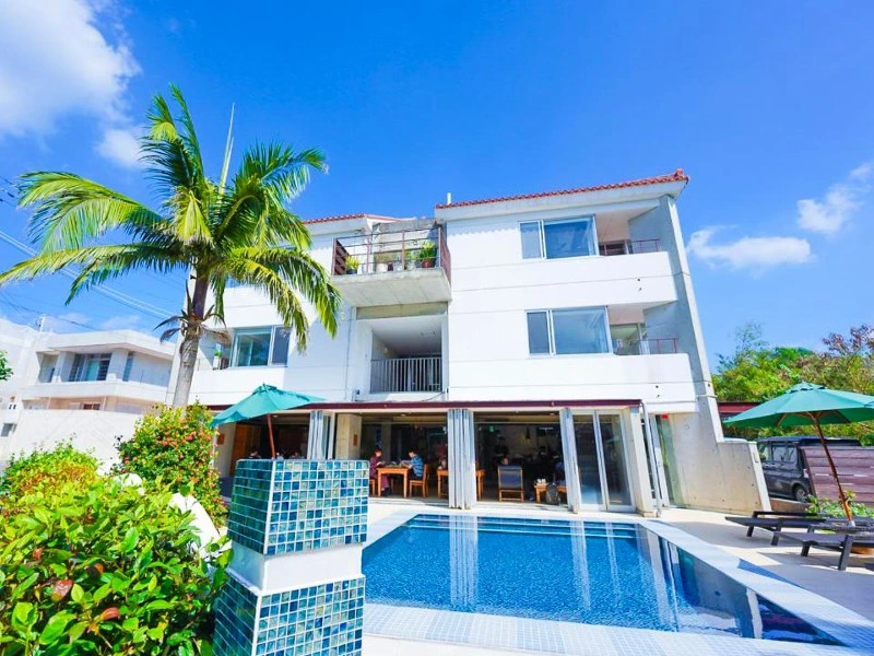 Modernes Resort auf Ishigaki in Japan