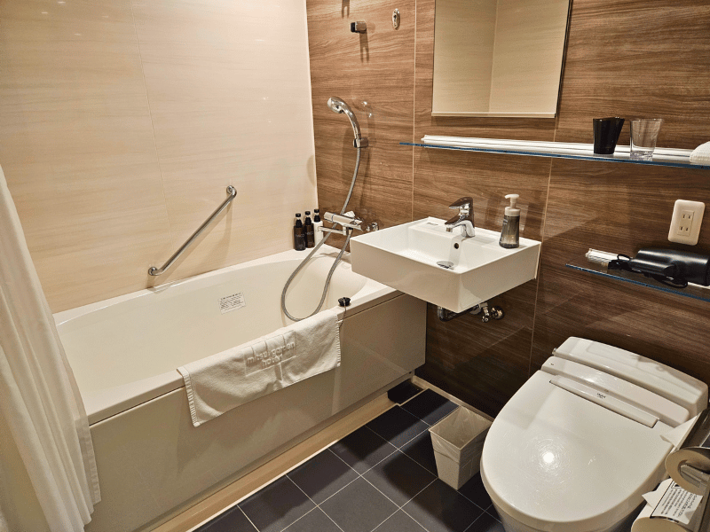 Badezimmer im komfortablen Hotel in Sapporo auf Hokkaido