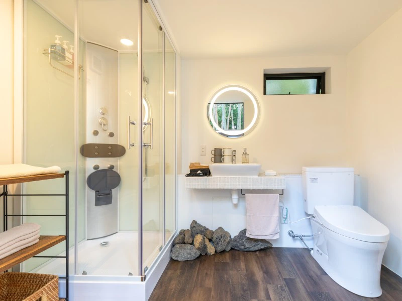 Badezimmer beim Glamping in Kawaguchiko