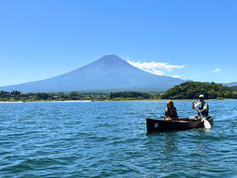 Kanutour mit Blick auf den Mt. Fuji