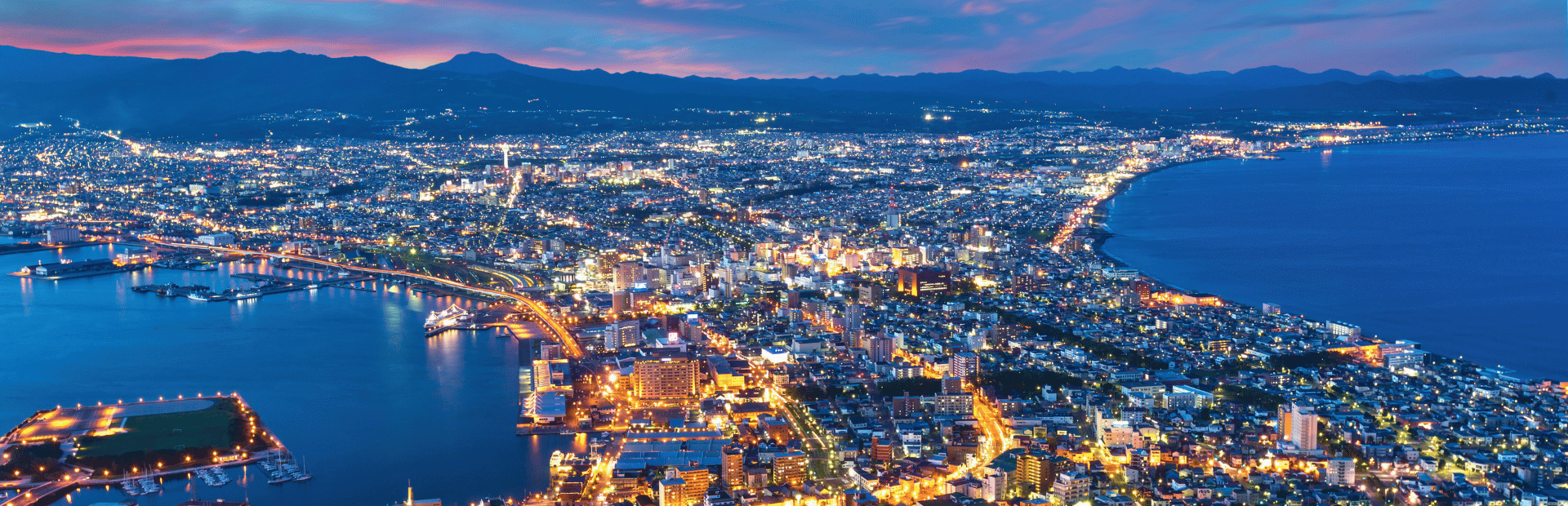 Blick bei Nacht vom Mount Hakodate, Hokkaido