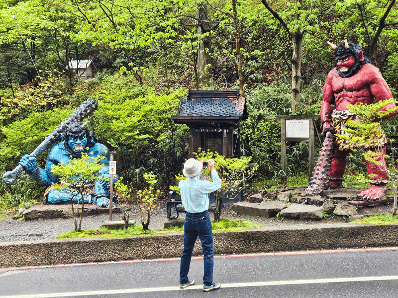 Teufelsfiguren in Noboribetsu